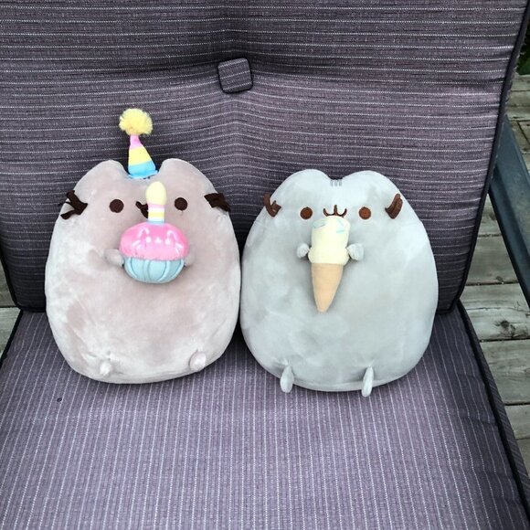 Pusheen Cupcake Stuffed Animal Cat - Picture 2 of 3